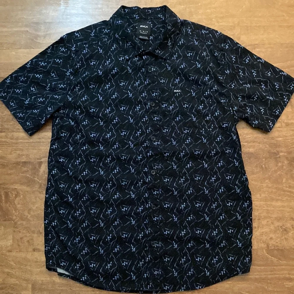 RVCA button down - Picture 1 of 1